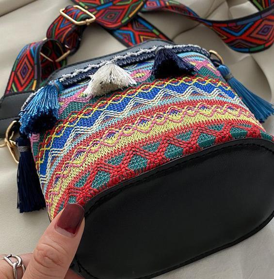 Ladies ethnic style personality one-shoulder messenger bag tassel bucket bag mySite