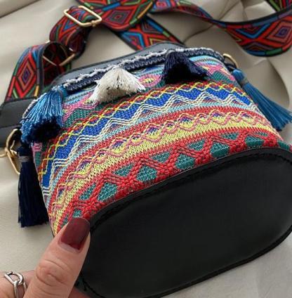 Ladies ethnic style personality one-shoulder messenger bag tassel bucket bag mySite