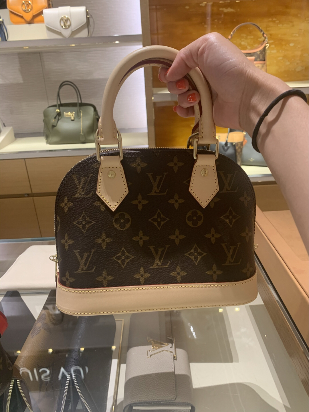 LV/路易威登女包老花锁头ALMA BB贝壳包手提包单肩斜跨包M53152