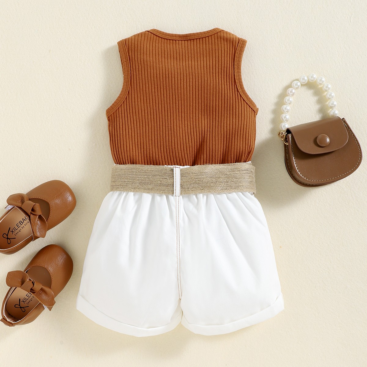 其中一个商品属性被隐藏；