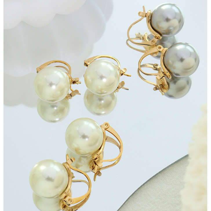 Bold Pearl Hoops