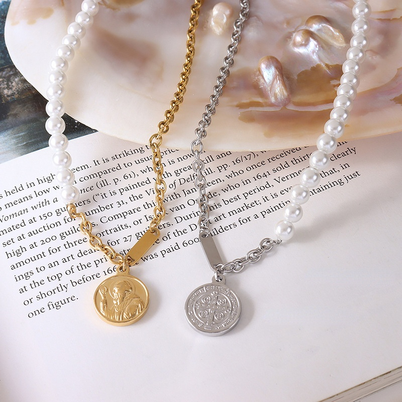 Pearl Splicing Chain Round Plate Pendant Asymmetric Necklace