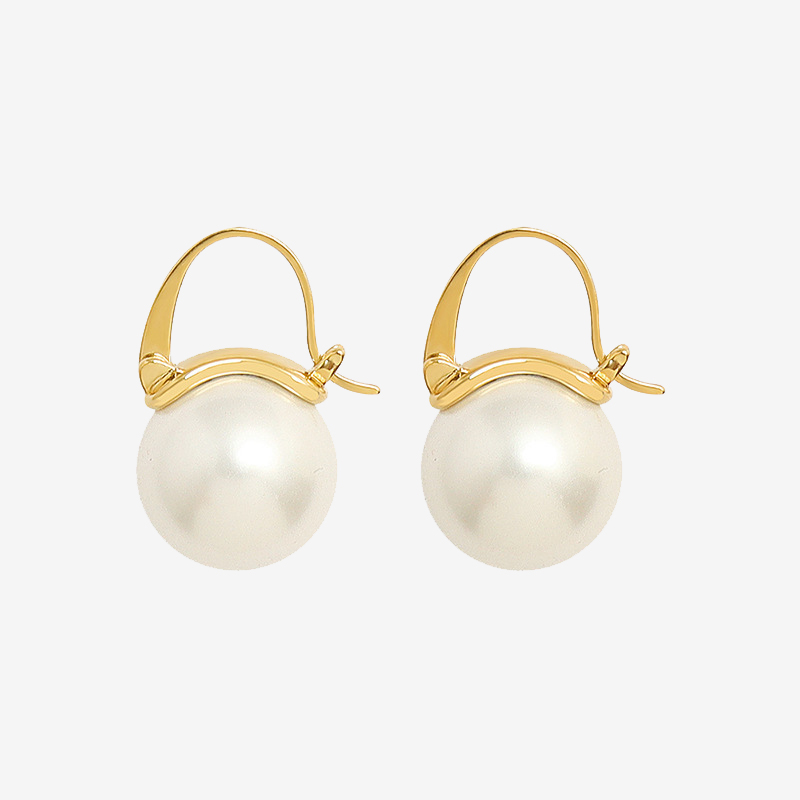 Bold Pearl Hoops