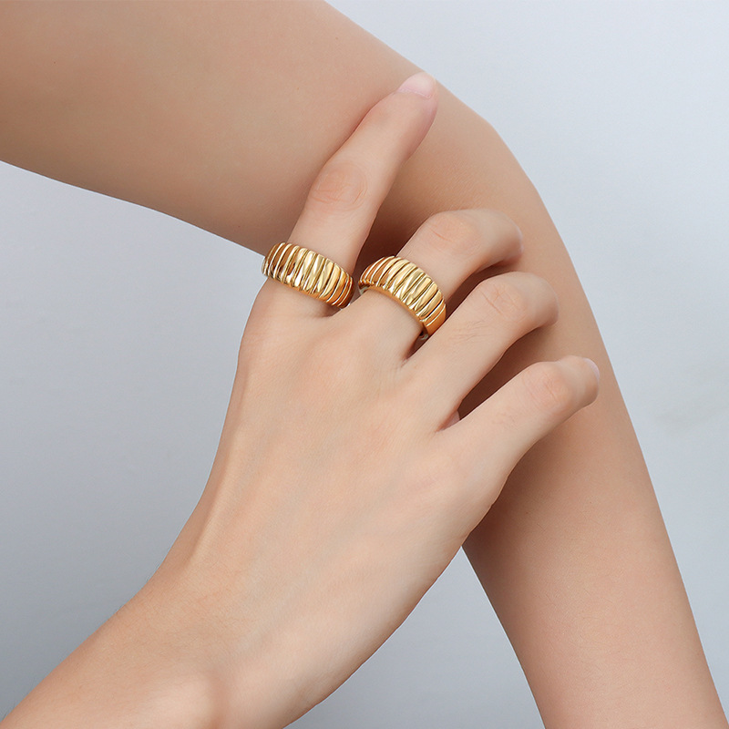 【6个款式,限时促销价一样比售价高】Croissant Texture Ring